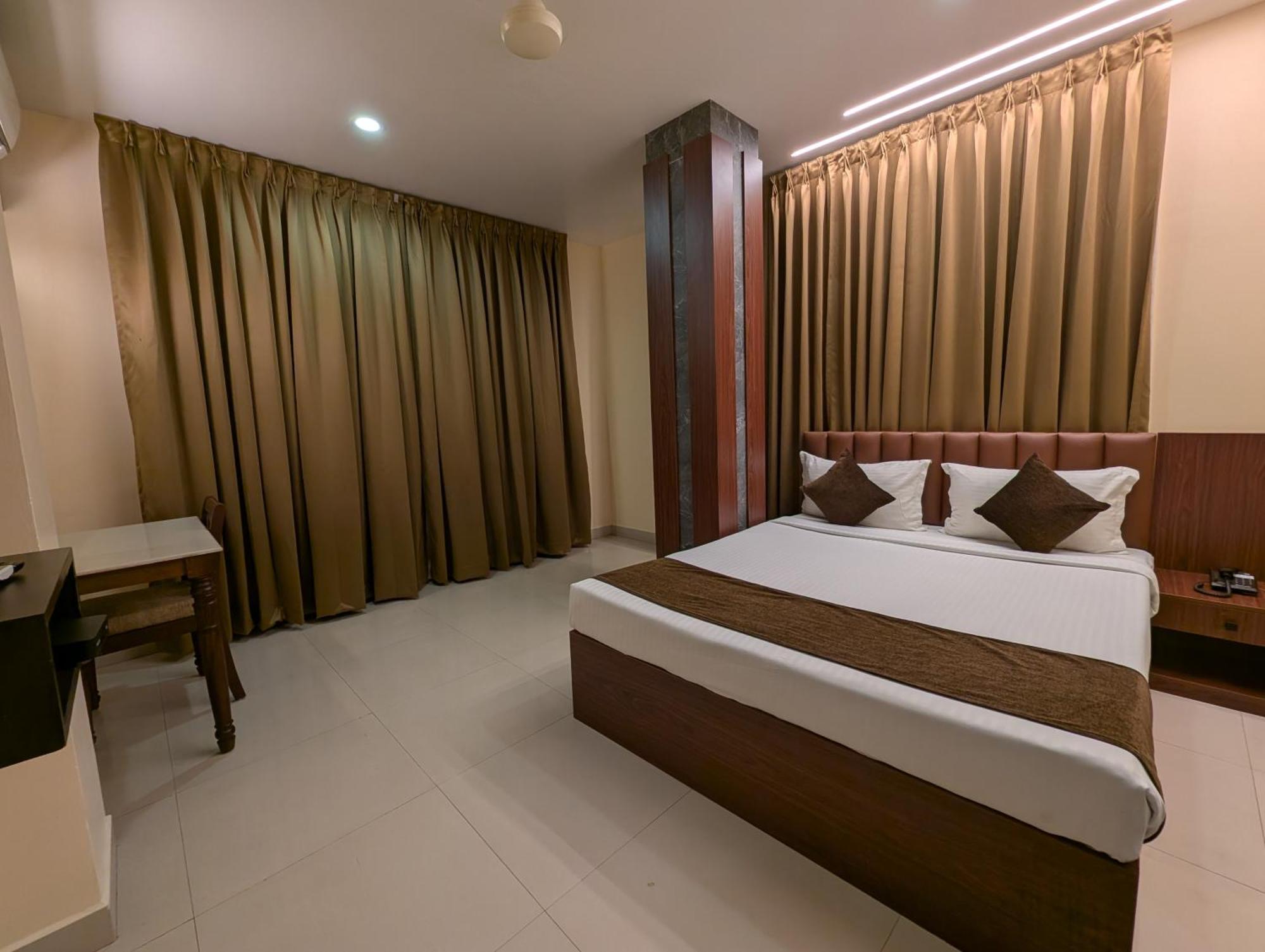 Hotel Arcadia Коттаям Екстер'єр фото